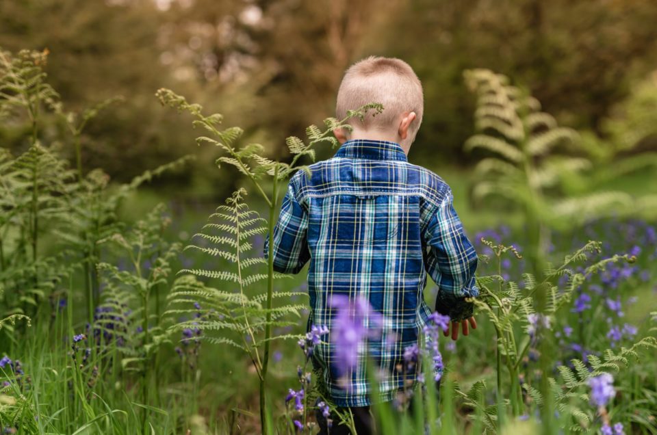 Top tips for taking photos of your kids outdoors